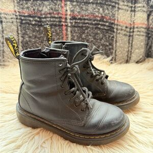 Dr. Martens Airware 1460 Kids Black Leather Boots